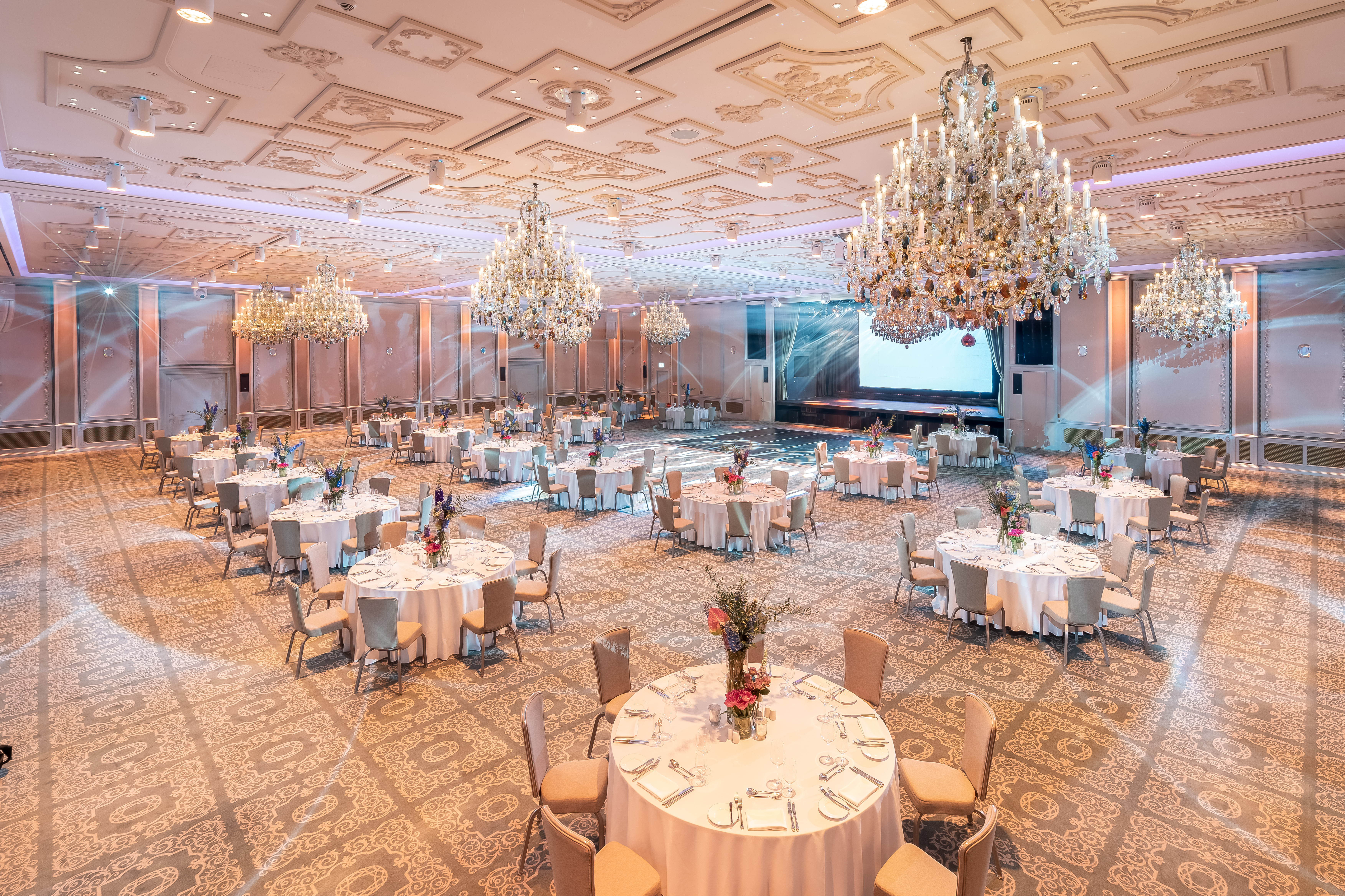Book your wedding day in Parklane, a Luxury Collection Resort & Spa